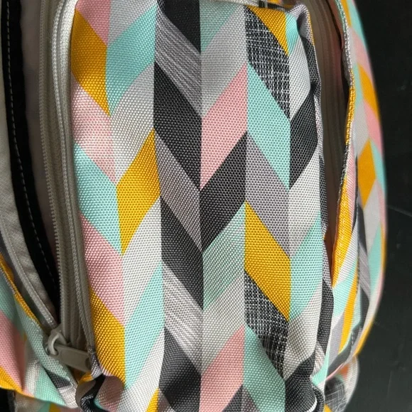 Kavu Chevron Sketch Pattern Sling One Shoulder Bag - Herringbone Arrow - Picture 3 of 5